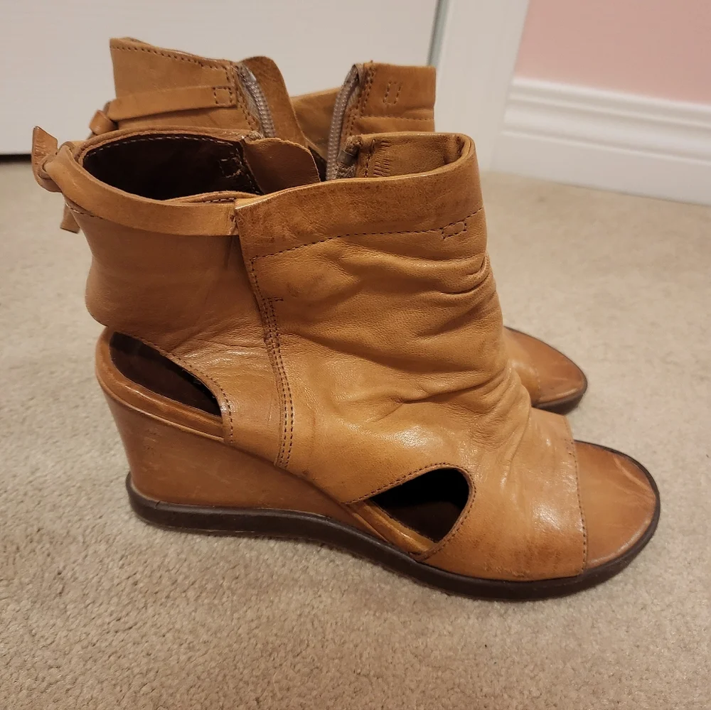 Open Toe Tan Wedge - Picture 2 of 8